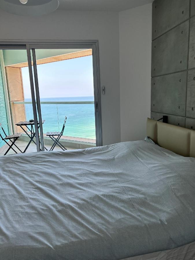Beachfront Apartment Bat Yam Bagian luar foto